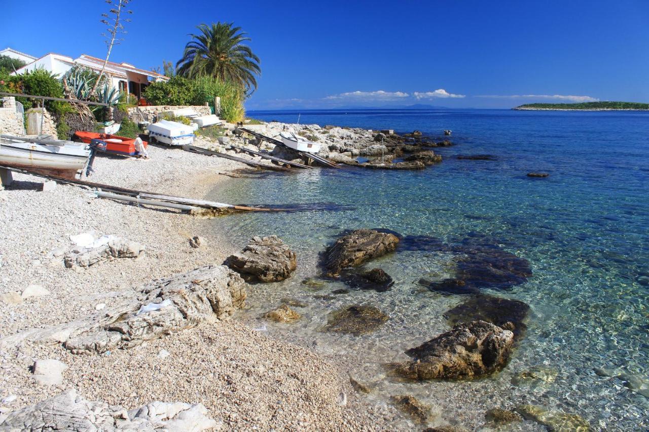 Apartments By The Sea Milna, Vis - 8896 エクステリア 写真