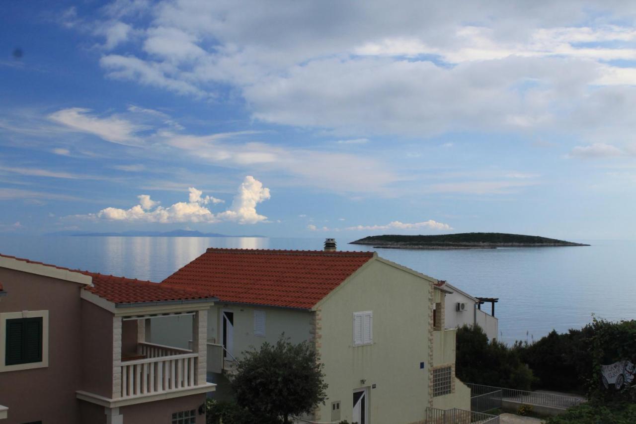 Apartments By The Sea Milna, Vis - 8896 エクステリア 写真