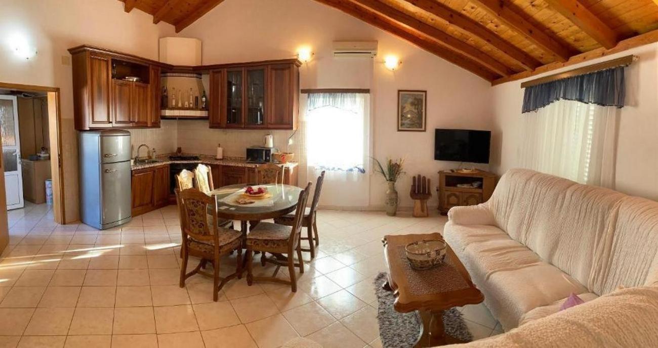 Apartments By The Sea Milna, Vis - 8896 エクステリア 写真